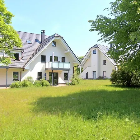 Strandnahe Rex Rugia: Terrasse Und Erlebnisbad-zugang Apartment Lobbe