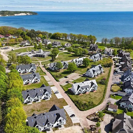 Strandnahe Rex Rugia: Terrasse Und Erlebnisbad-zugang Apartment *