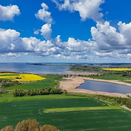 strandnahe FeWo mit Terrasse, gratis Nutzung vom AHOI Erlebnisbad und Sauna in Sellin - Rex Rugia FeWo 10-1 Lobbe